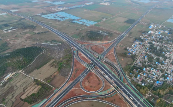 泰安至东平高速公路建成通车